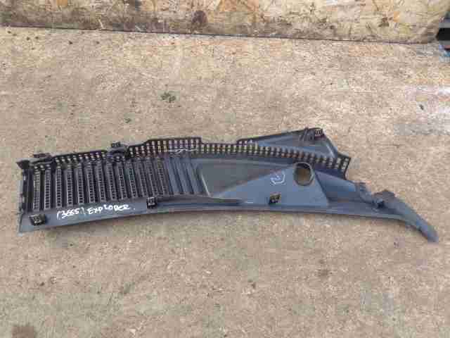 Решетка стеклоочистителей (Жабо)