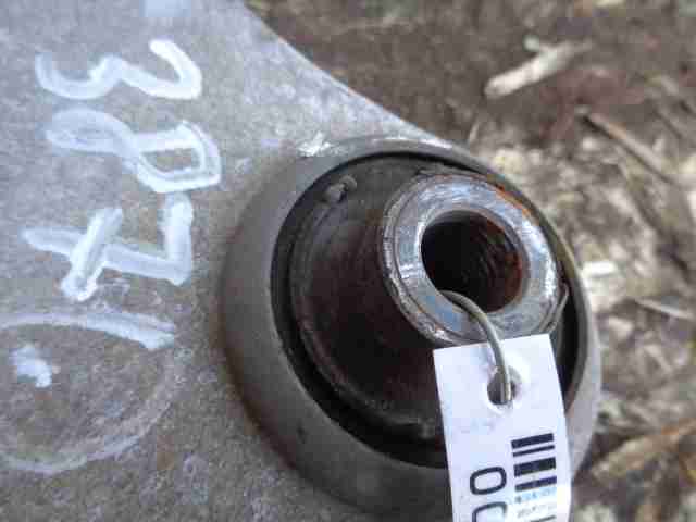 Рычаг передний нижний правый