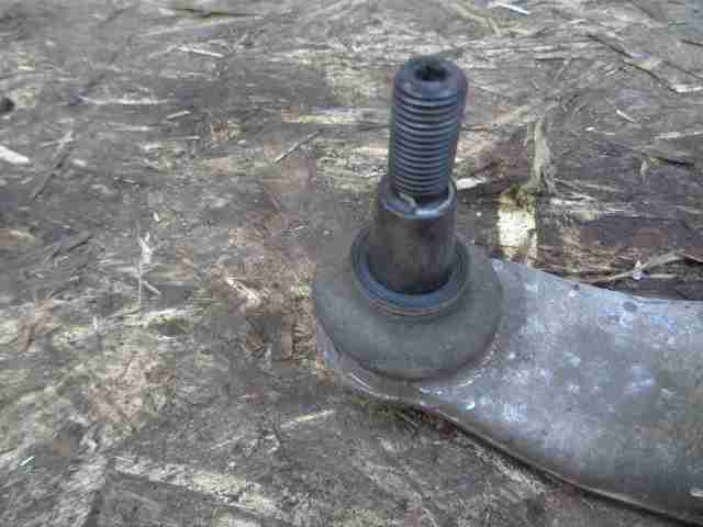 Рычаг передний нижний правый