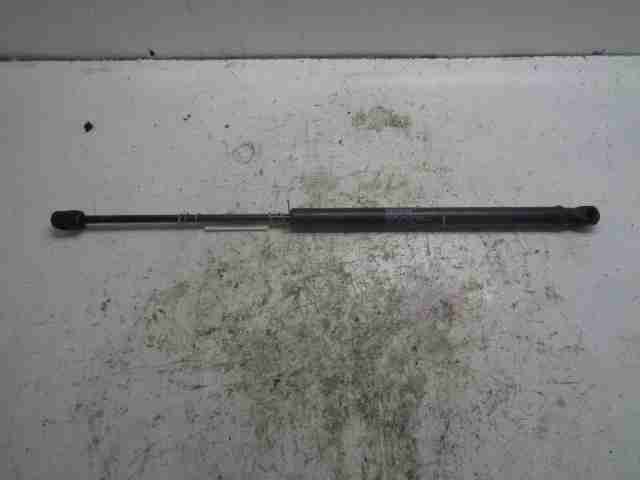 Амортизатор крышки багажника