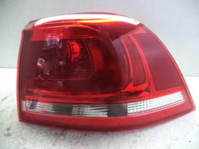 Фонарь задний наружный правый