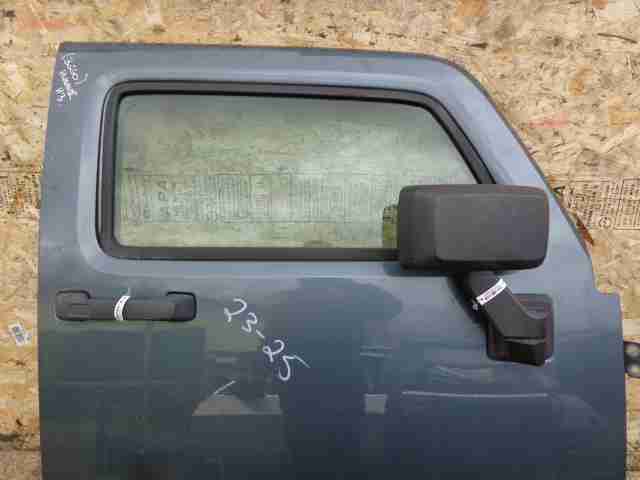 Петля двери передней