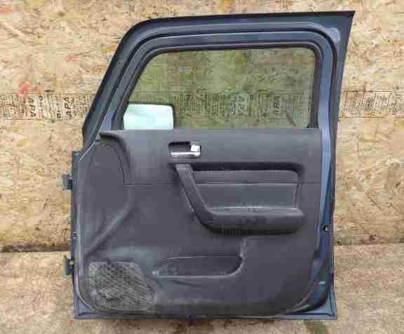 Петля двери передней