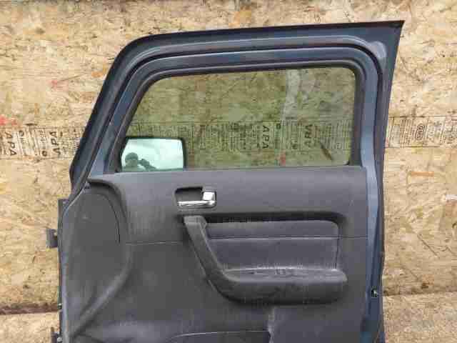 Петля двери передней