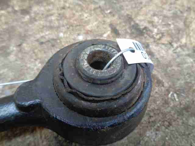 Рычаг передний нижний левый