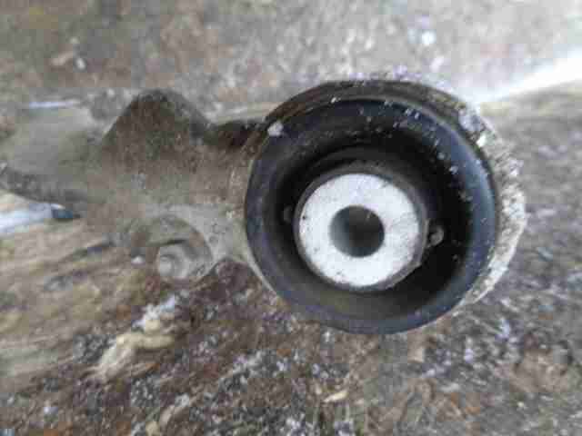 Рычаг передний верхний правый