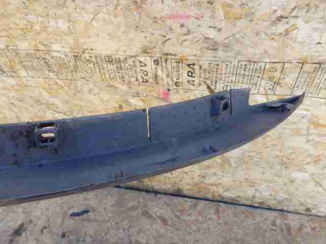 Накладка переднего крыла правого