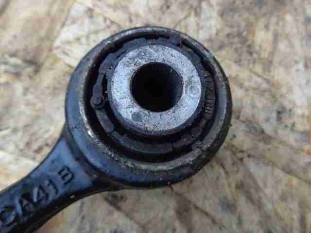 Рычаг задний верхний левый