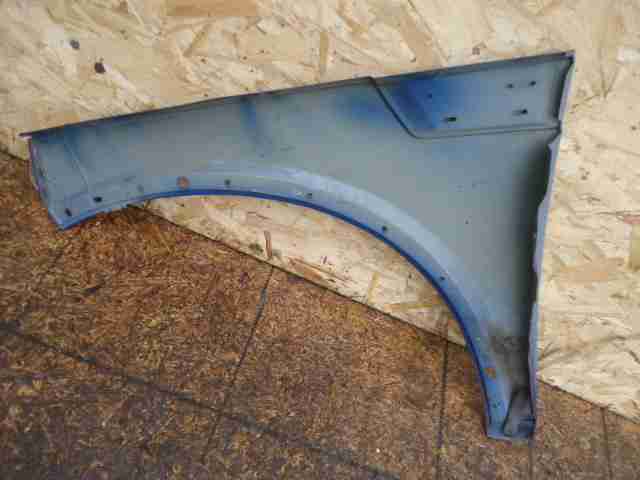 Крыло переднее правое