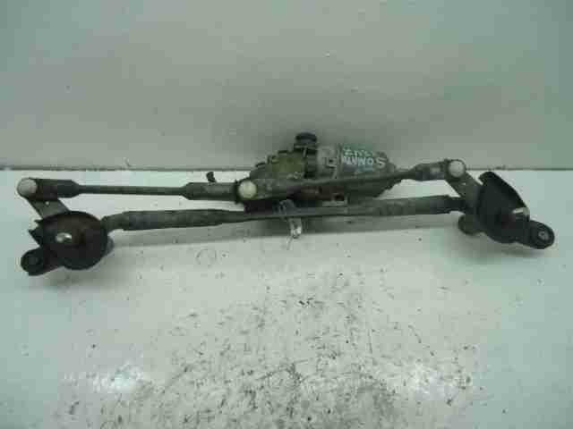 Трапеция стеклоочистителей