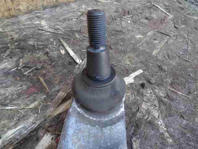 Рычаг передний нижний левый