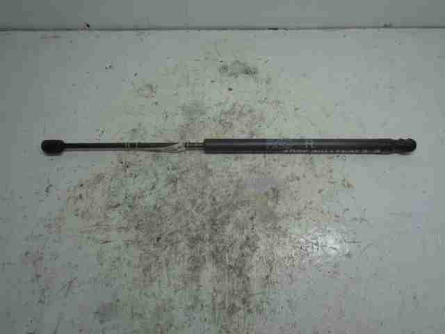 Амортизатор крышки багажника