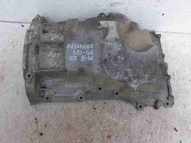 Поддон в багажник с высоким бортом