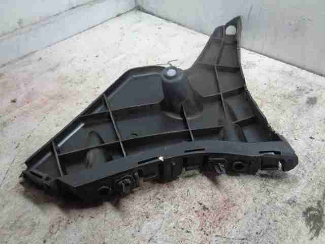 Кронштейн заднего бампера