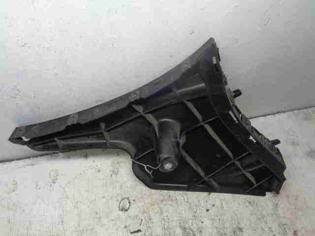 Кронштейн заднего бампера