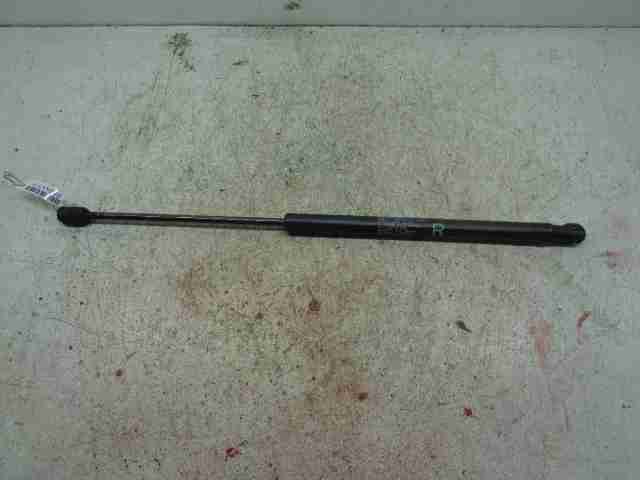 Амортизатор крышки багажника