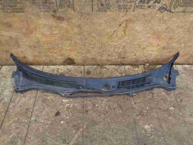 Решетка стеклоочистителей (Жабо)