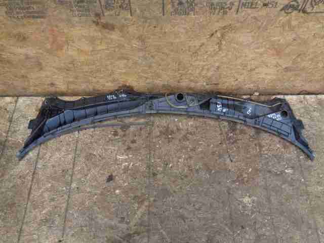 Решетка стеклоочистителей (Жабо)