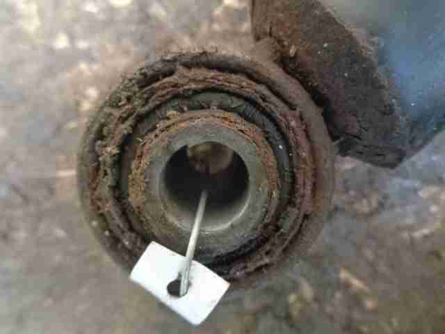 Амортизатор задний правый