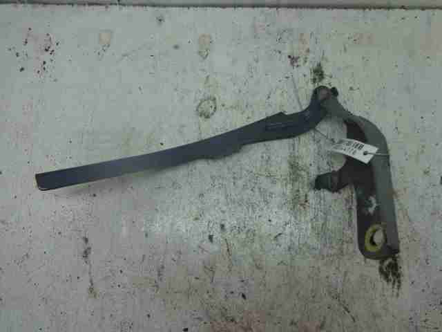 Петля капота левая