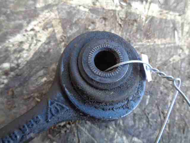 Рычаг передний нижний правый