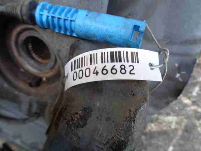 Кулак поворотный передний правый