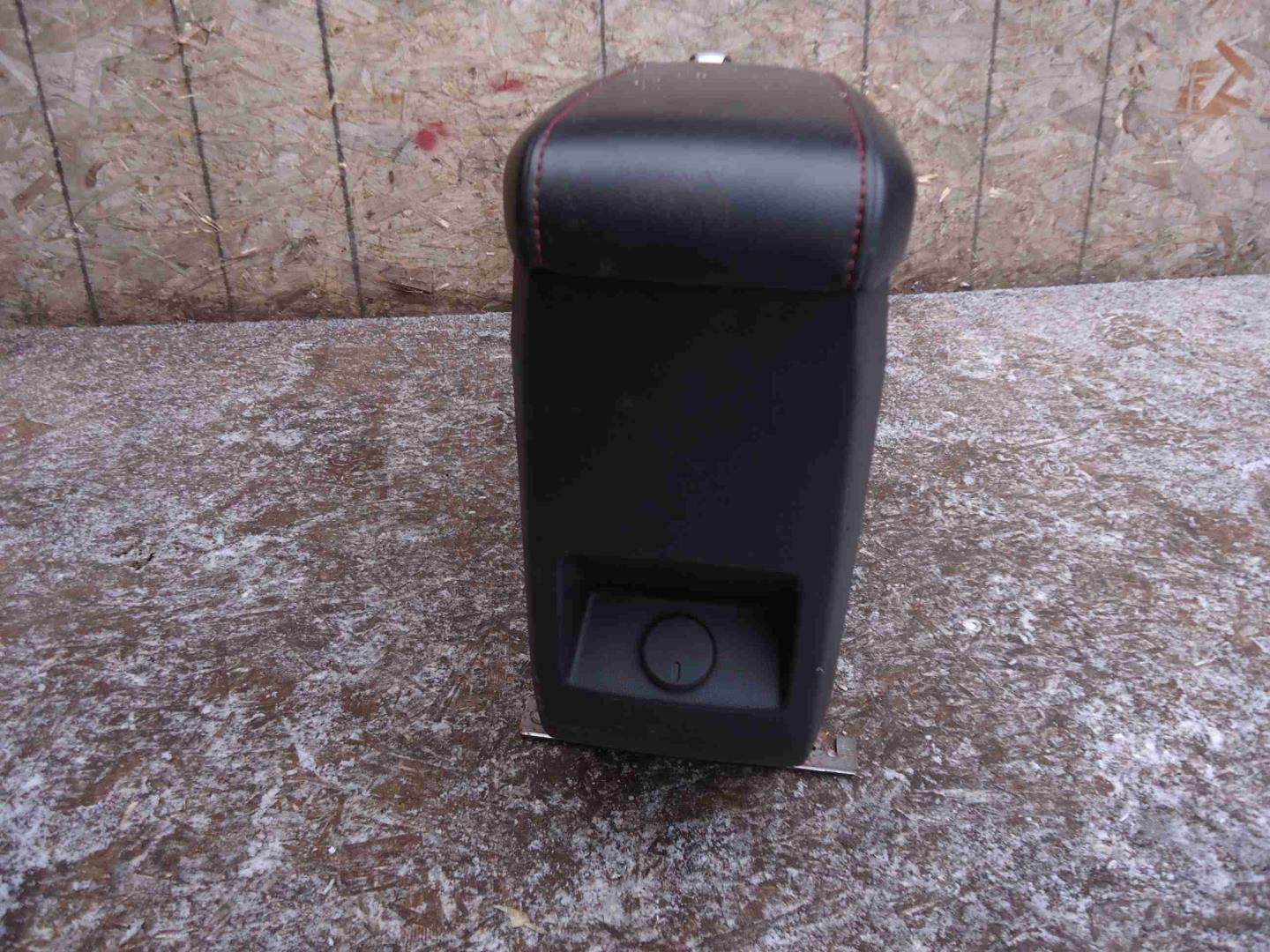 Подлокотник