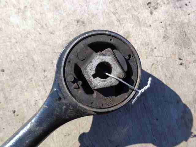 Рычаг передний нижний левый