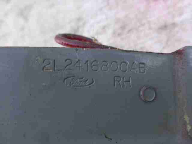 Петля капота правая