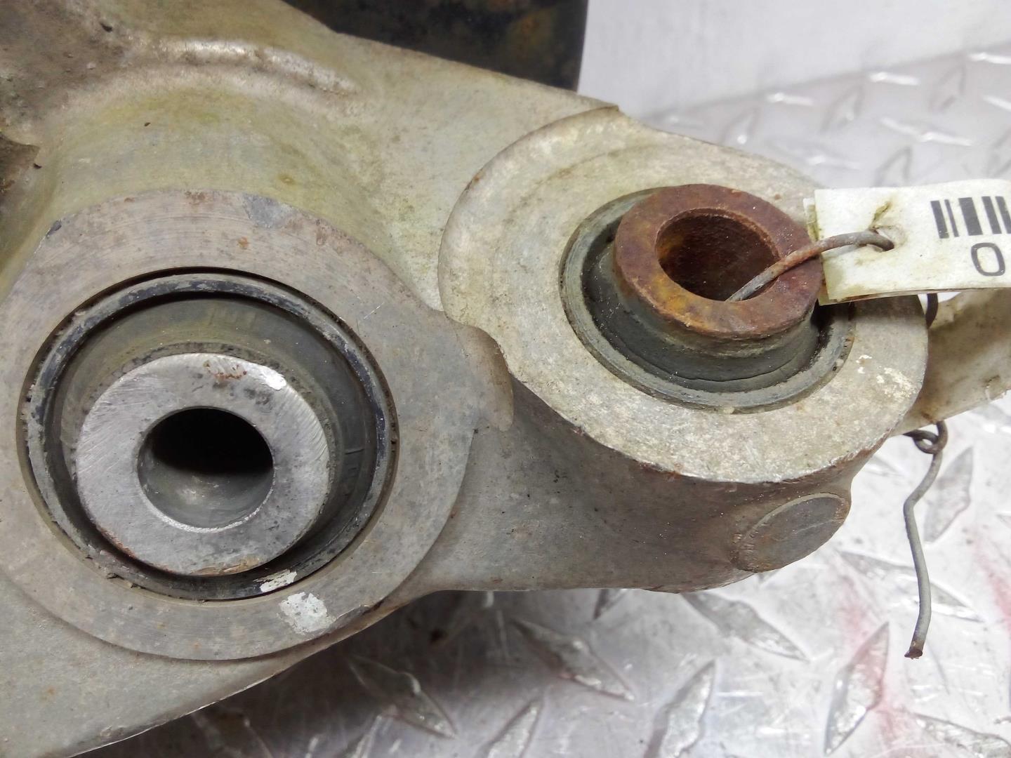 Кулак поворотный задний правый