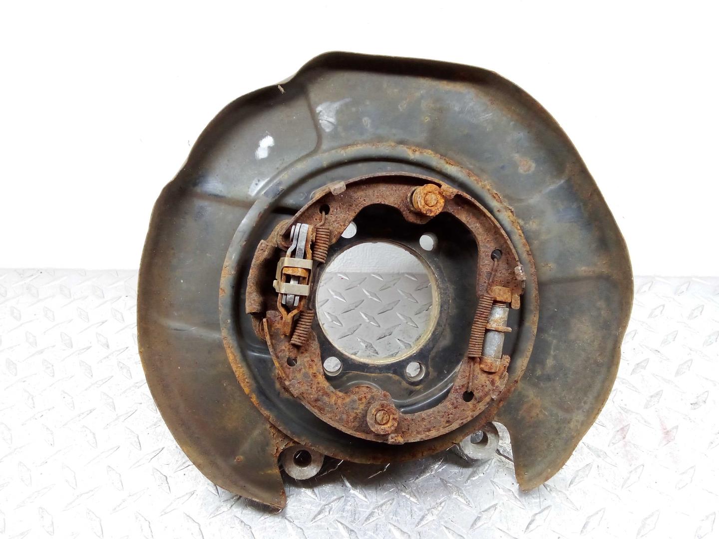 Кулак поворотный задний правый