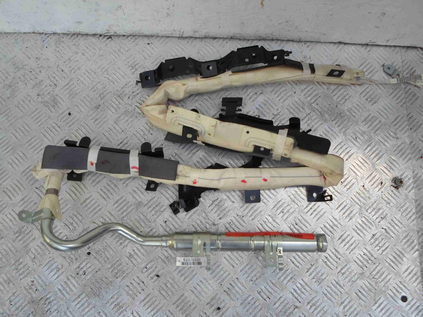 Подушка безопасности боковая (шторка)