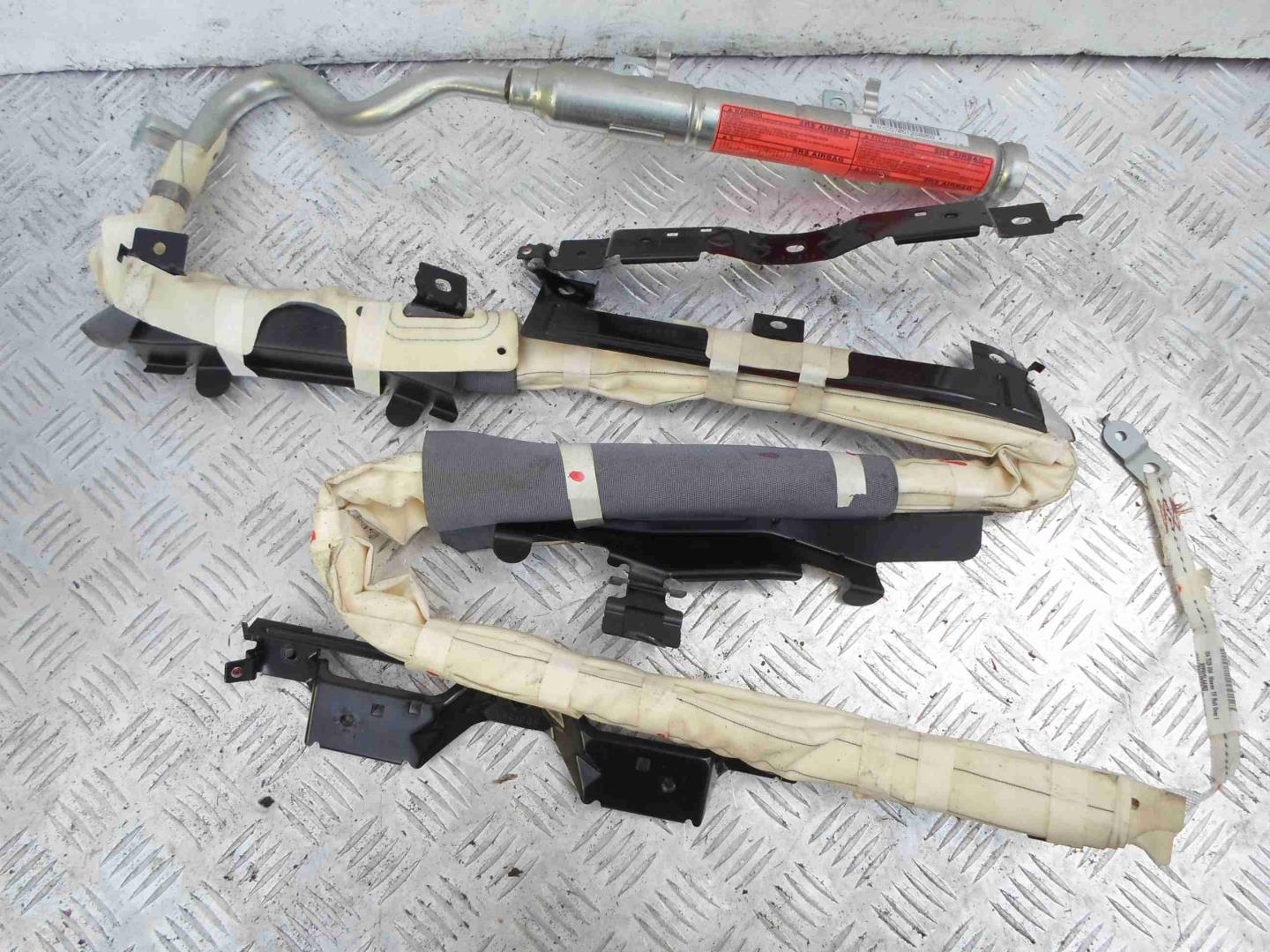 Подушка безопасности боковая (шторка)