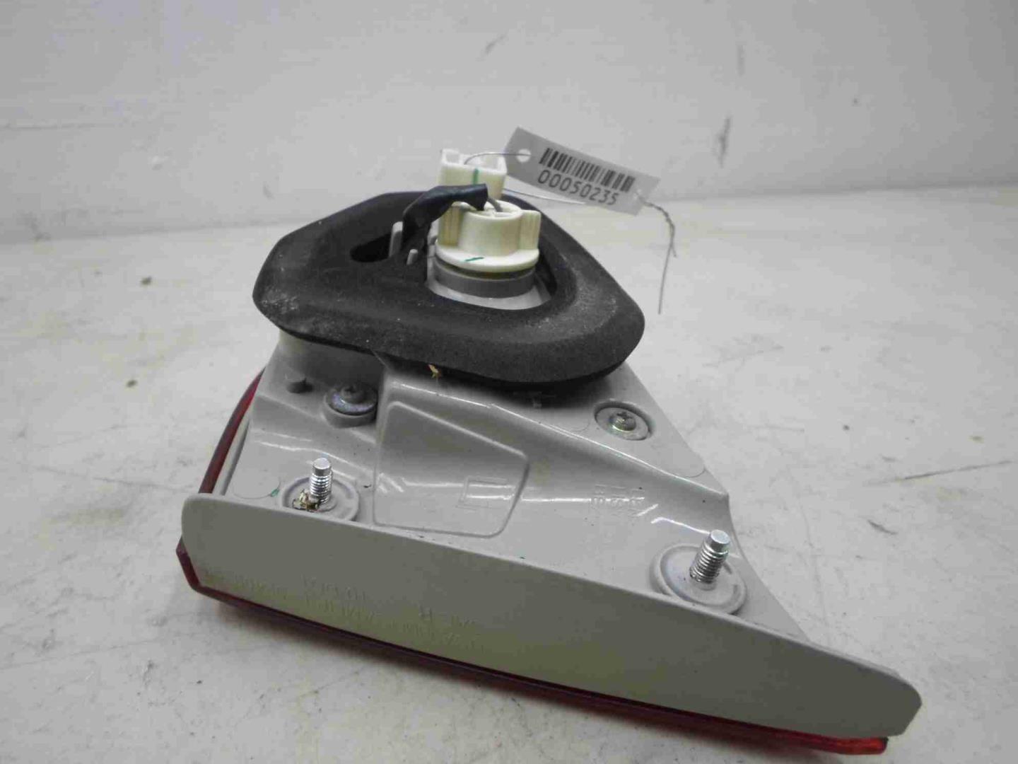 Фонарь задний внутренний левый