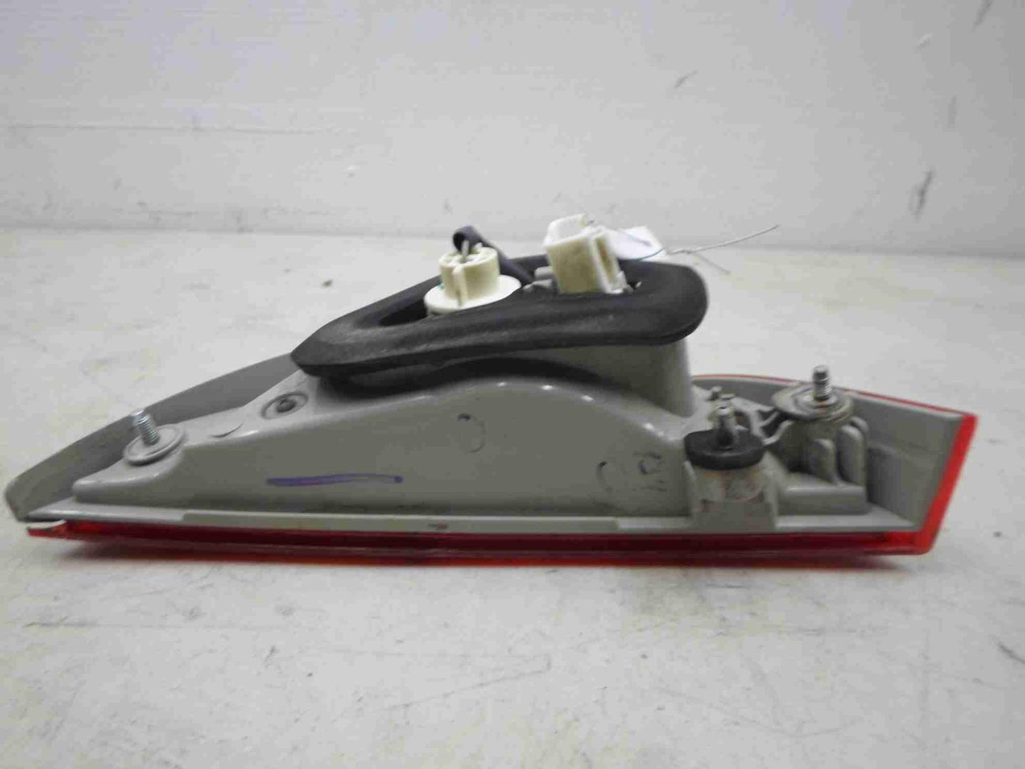 Фонарь задний внутренний левый