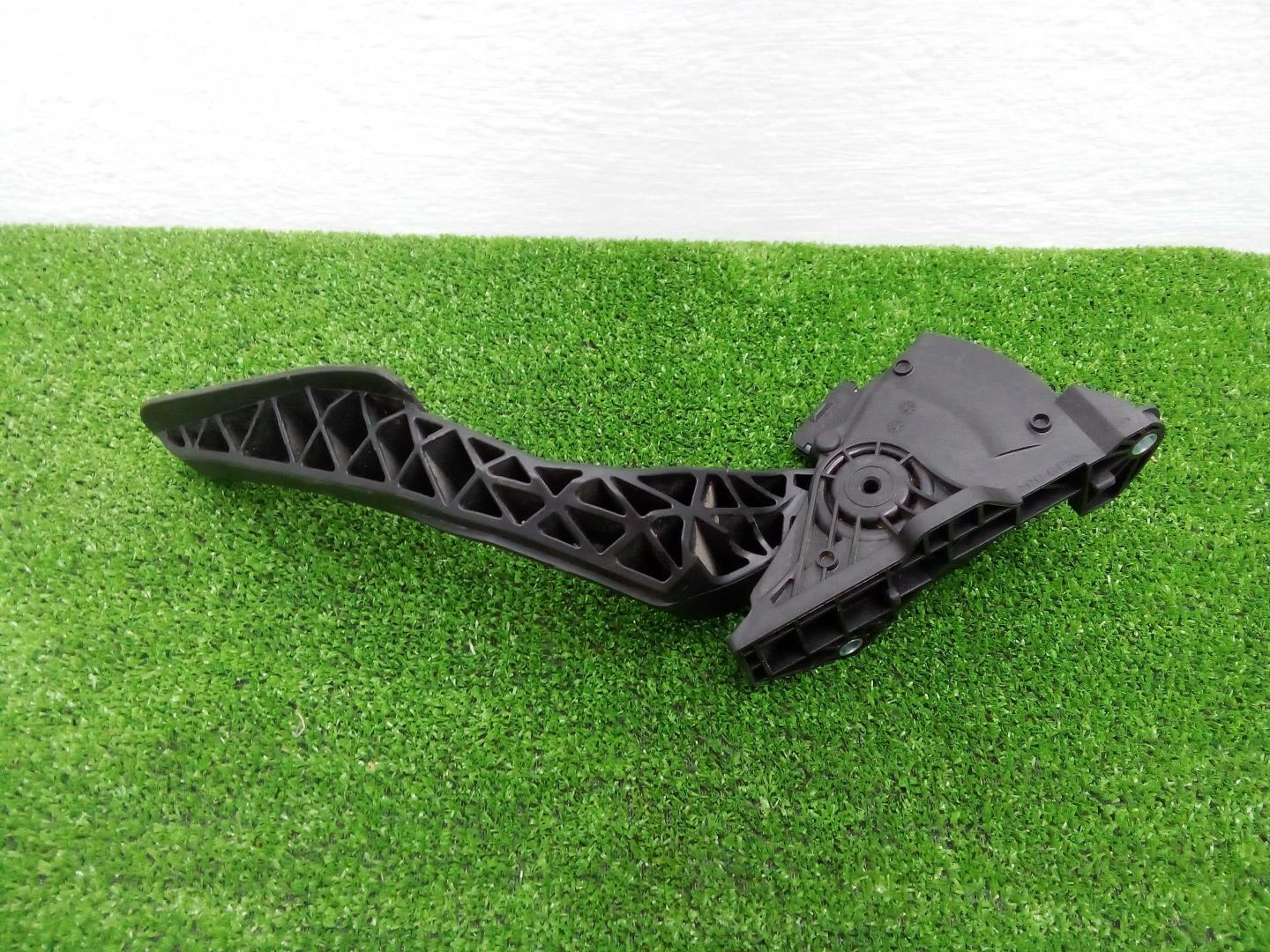 Педаль газа