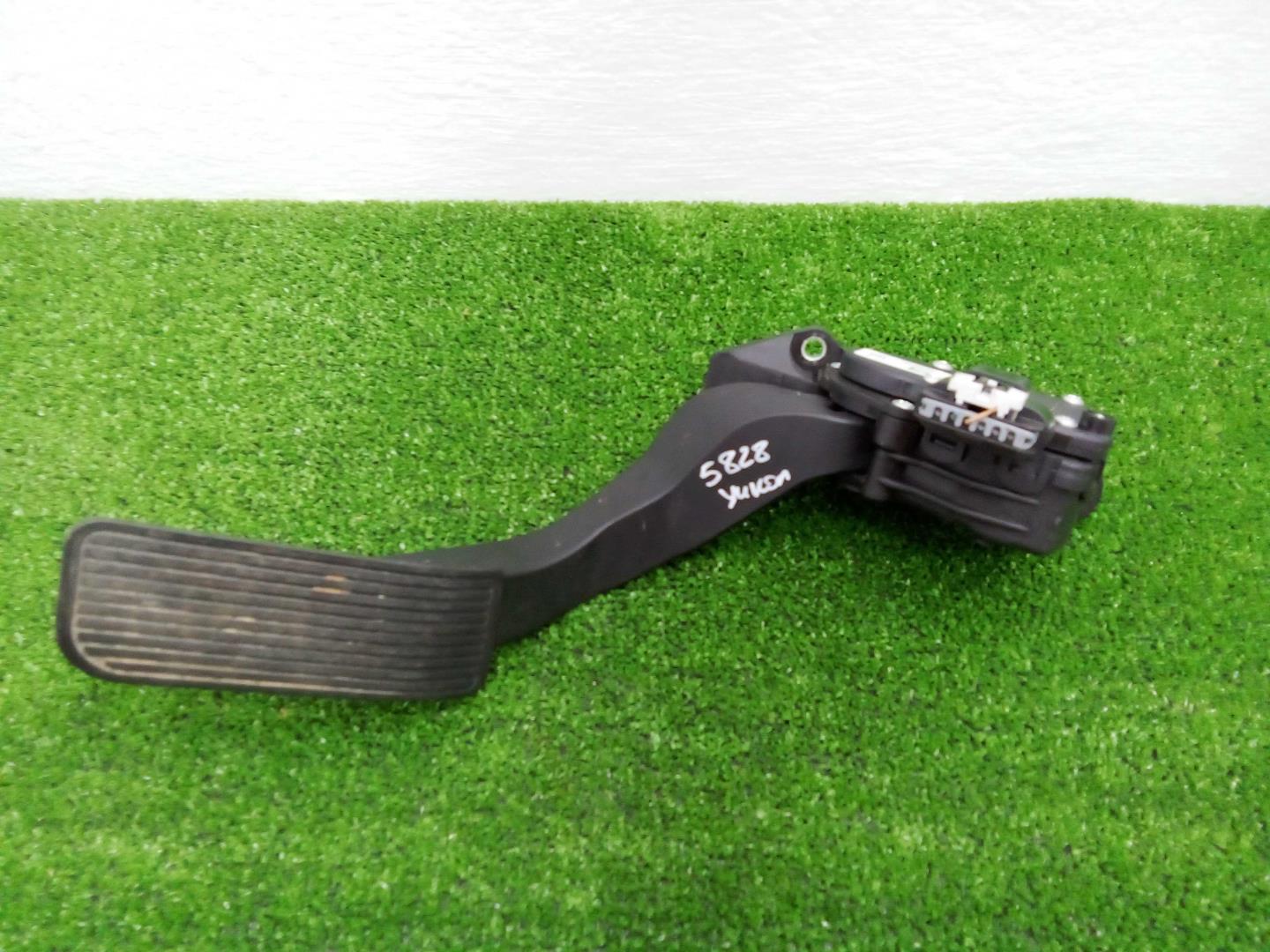 Педаль газа