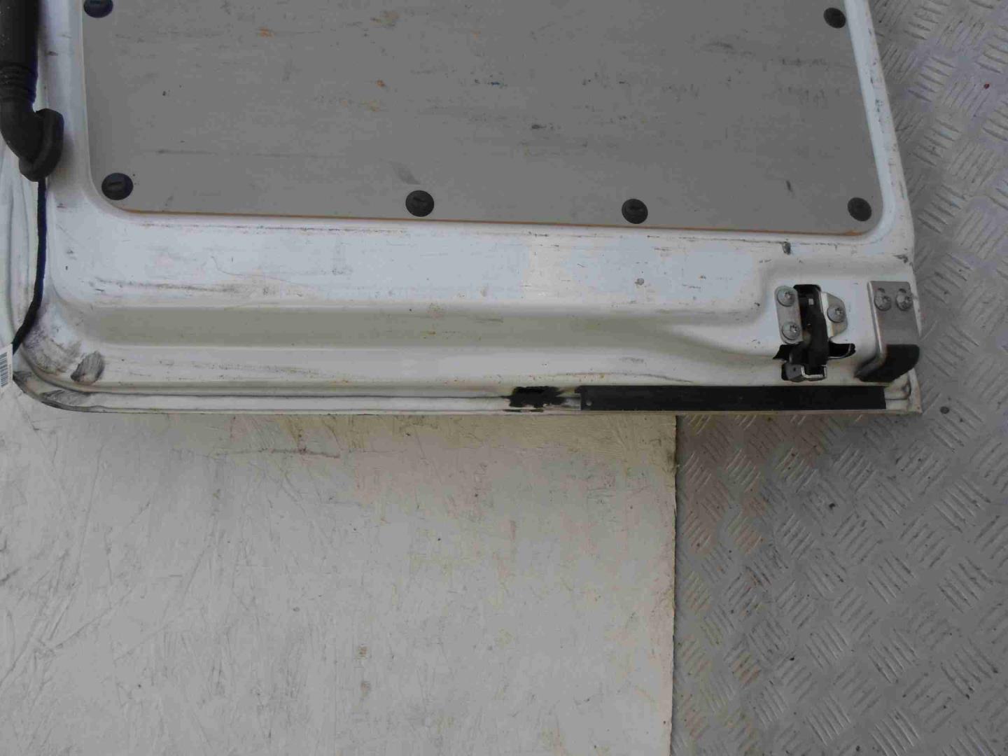 Дверь задняя правая