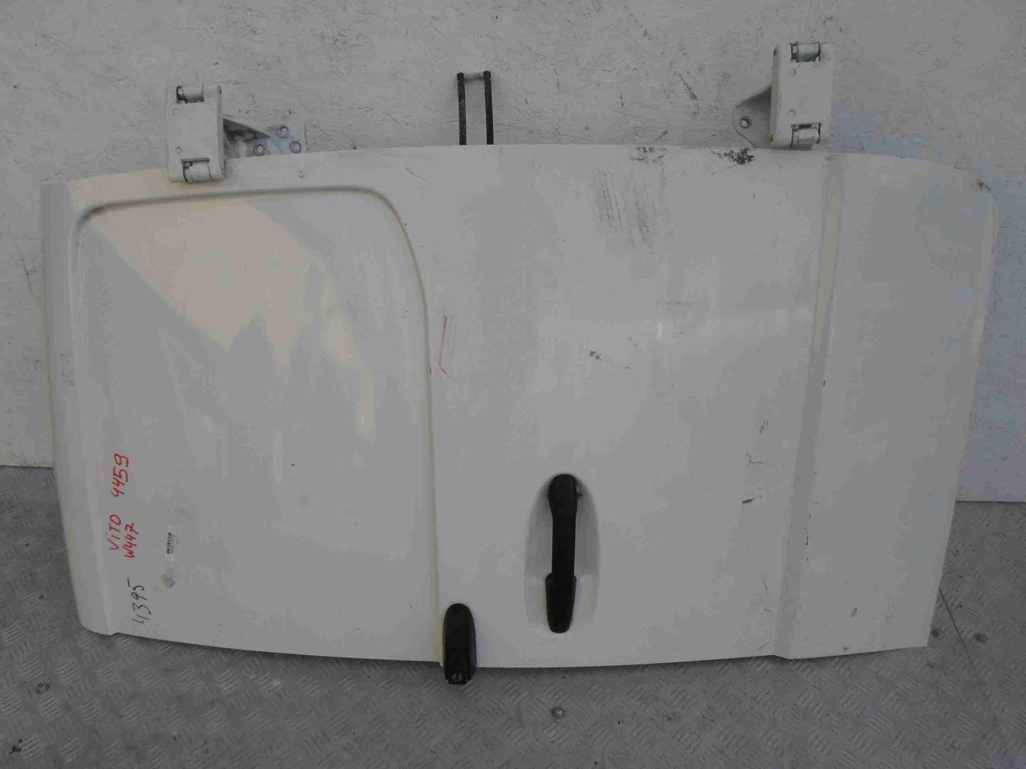 Дверь задняя правая