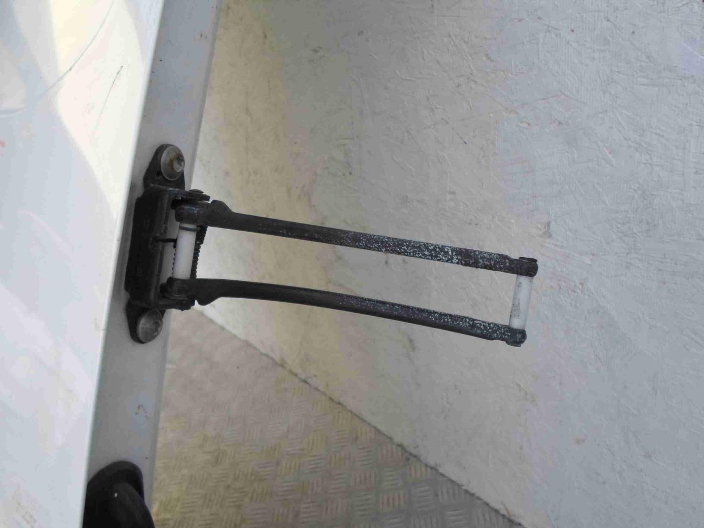 Дверь задняя правая