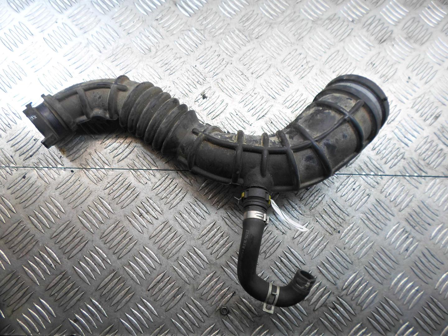 Патрубок интеркулера