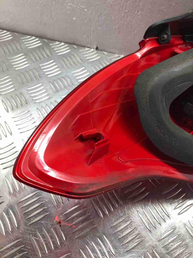 Фонарь задний наружный правый