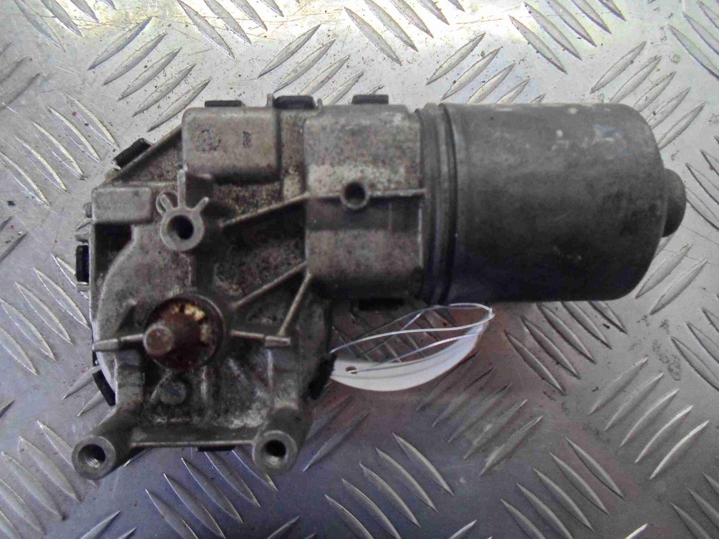 Моторчик стеклоочистителя передний для X3 E83 2004-2010