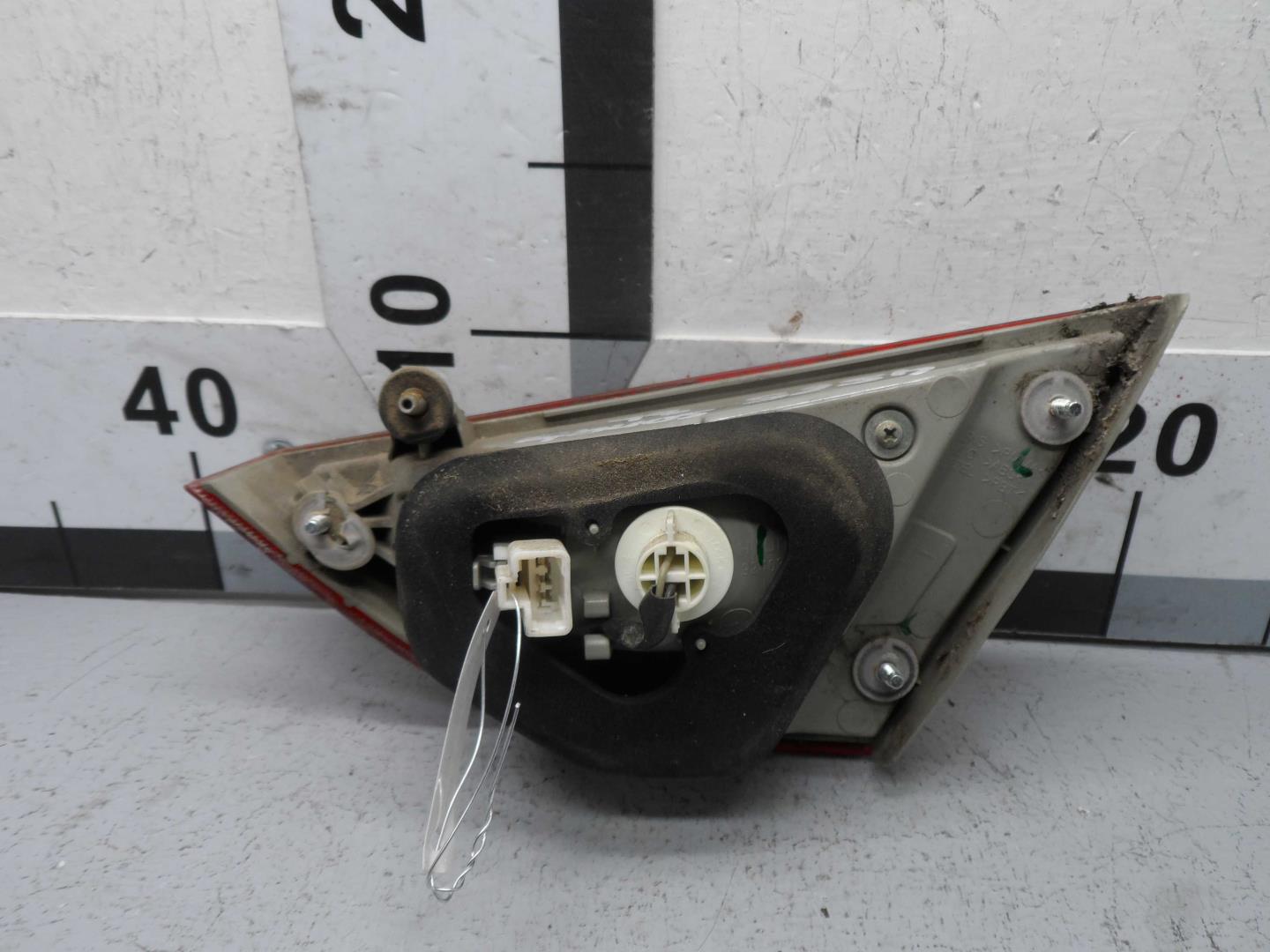 Фонарь задний внутренний левый