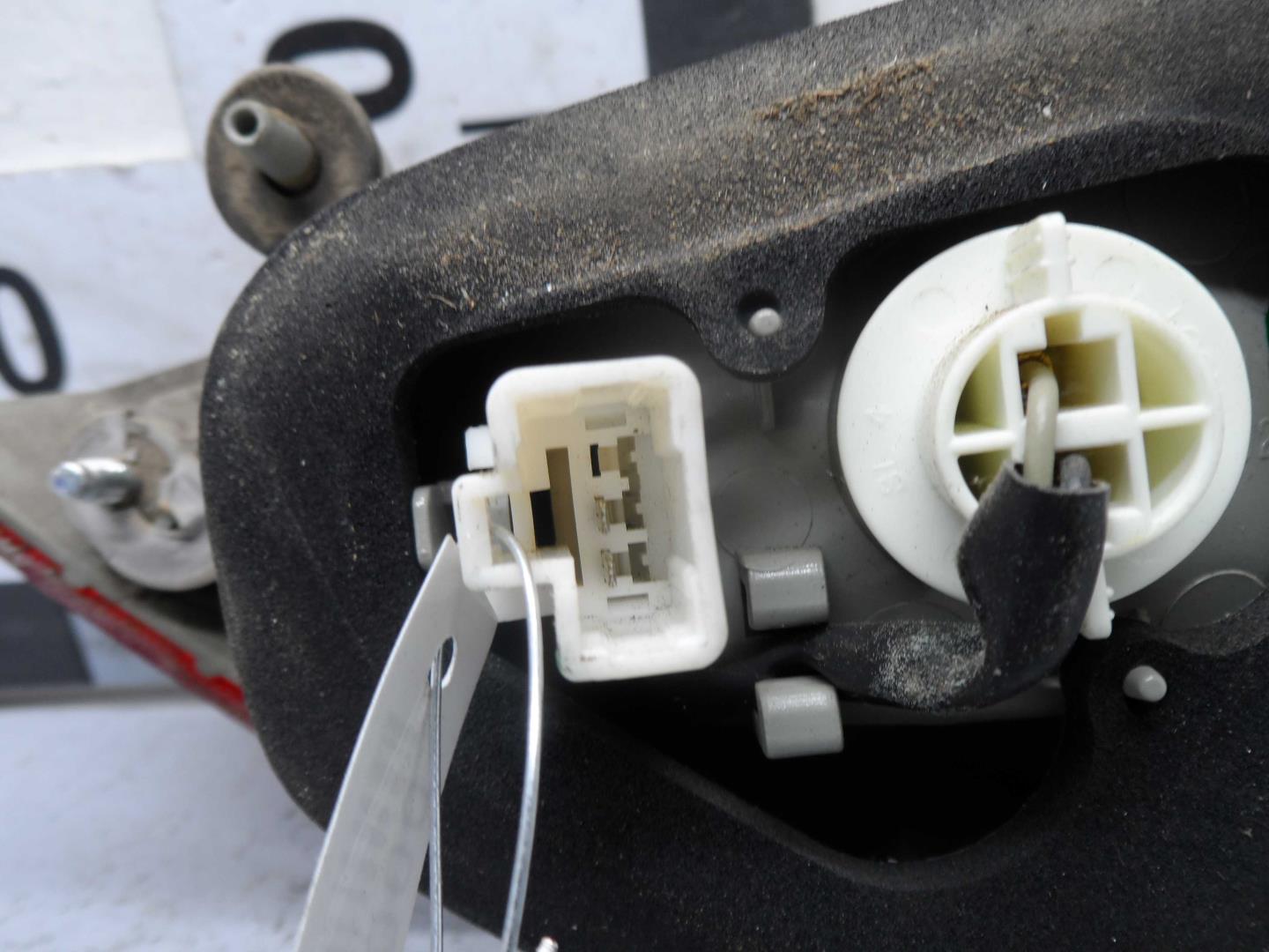 Фонарь задний внутренний левый