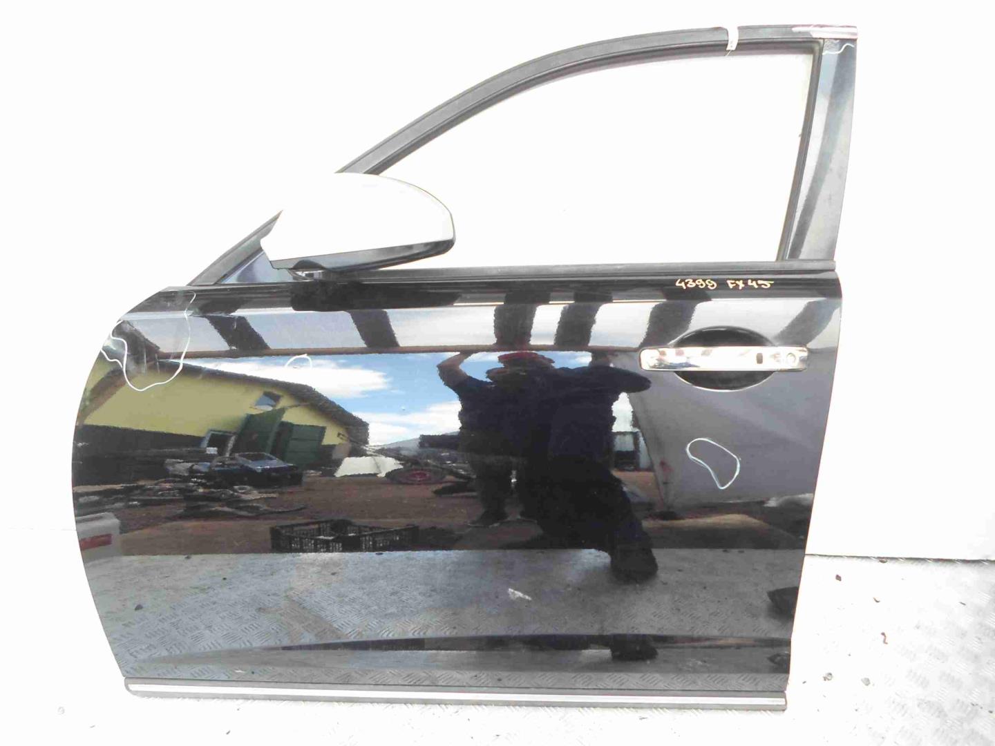 Дверь передняя левая