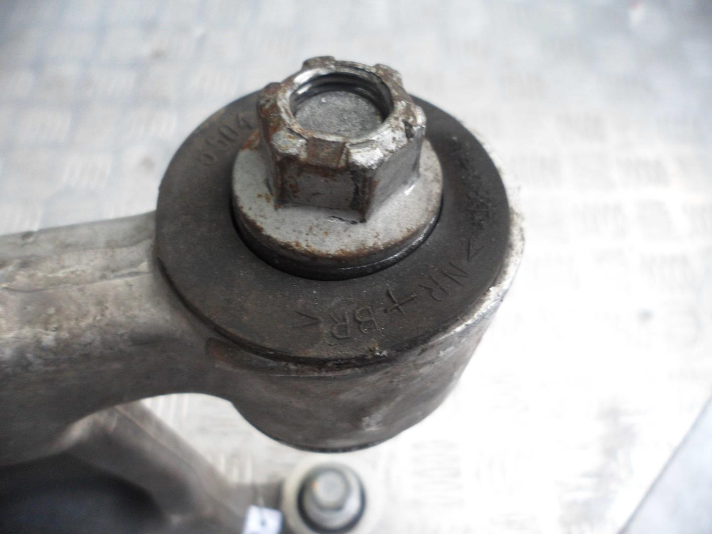 Рычаг задний верхний правый