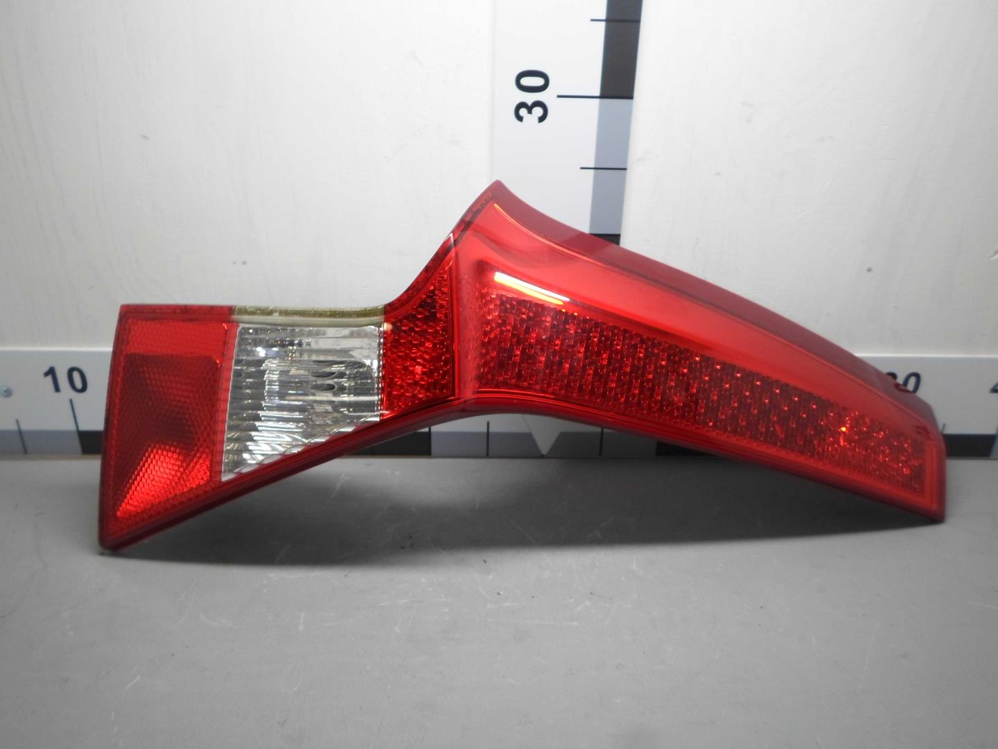 Фонарь задний внутренний левый