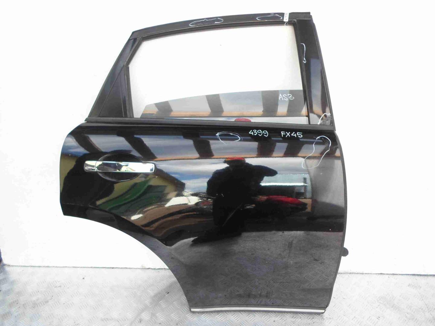 Дверь задняя правая