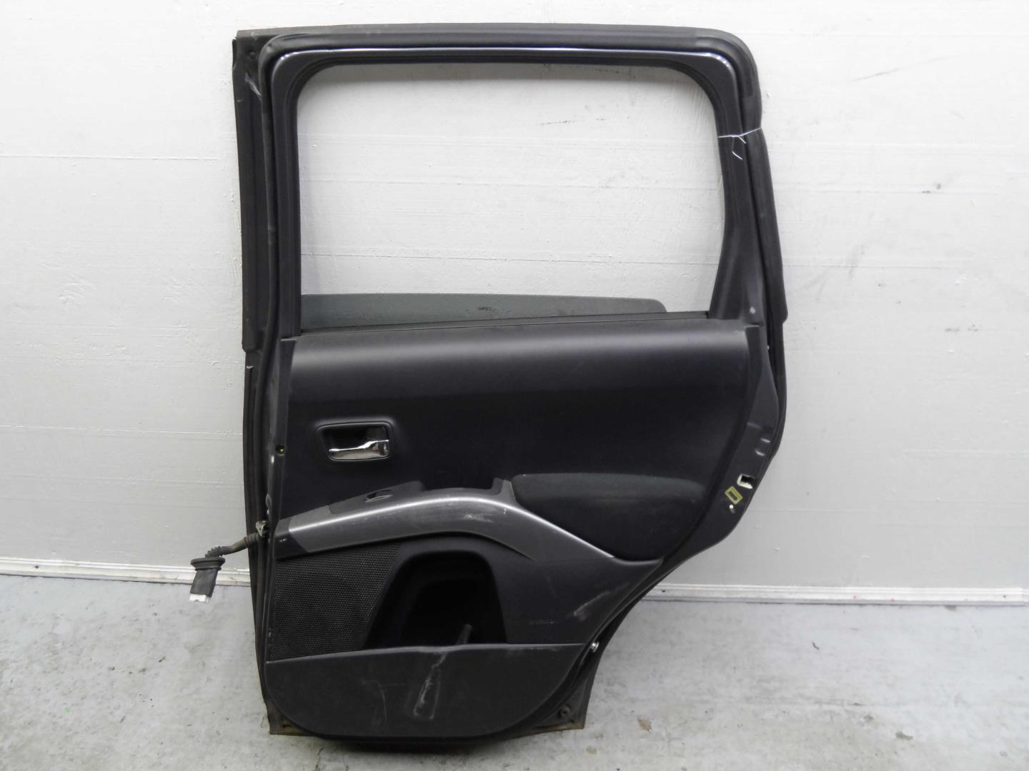 Замок двери задней правой